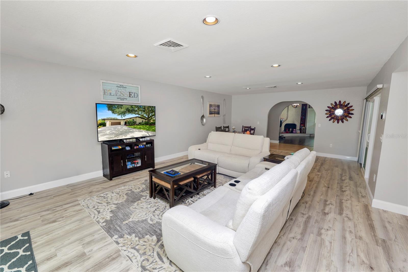 5810 OAKMONT LN