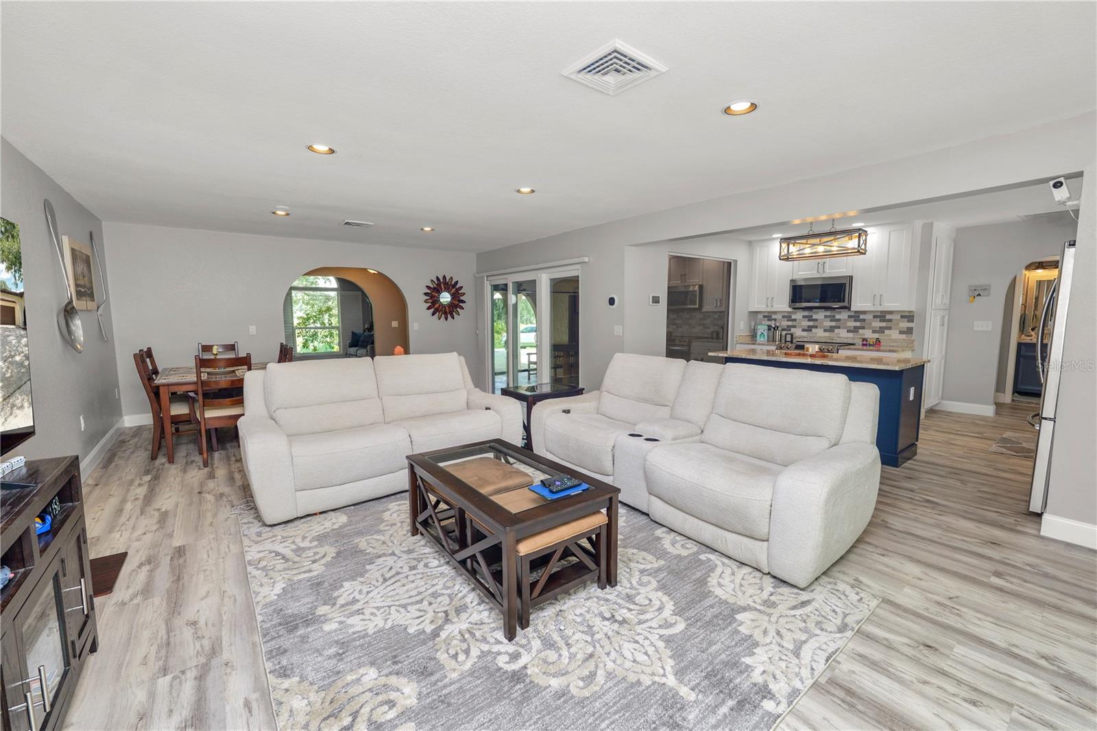 5810 OAKMONT LN