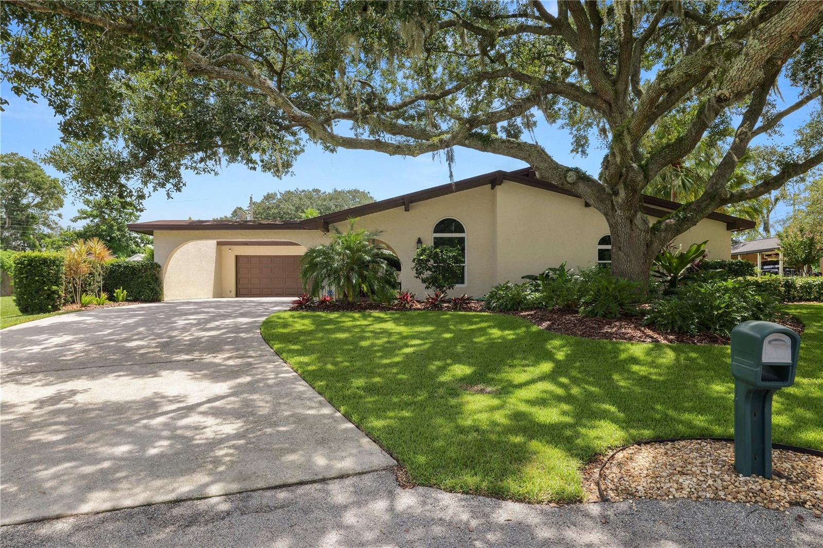 5810 OAKMONT LN