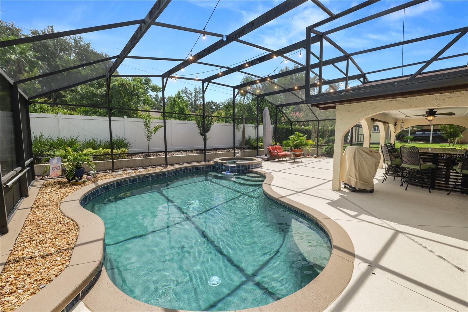 5810 OAKMONT LN