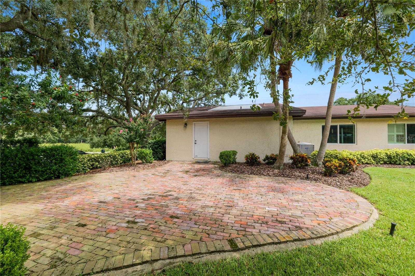5810 OAKMONT LN
