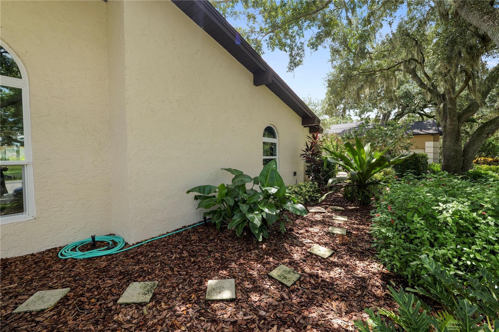 5810 OAKMONT LN