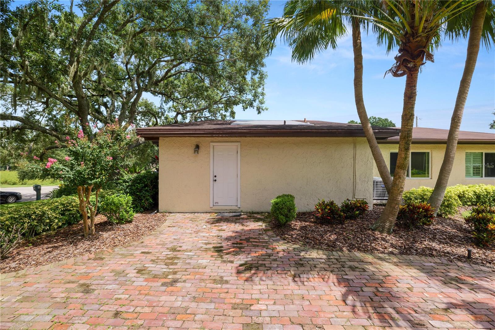 5810 OAKMONT LN