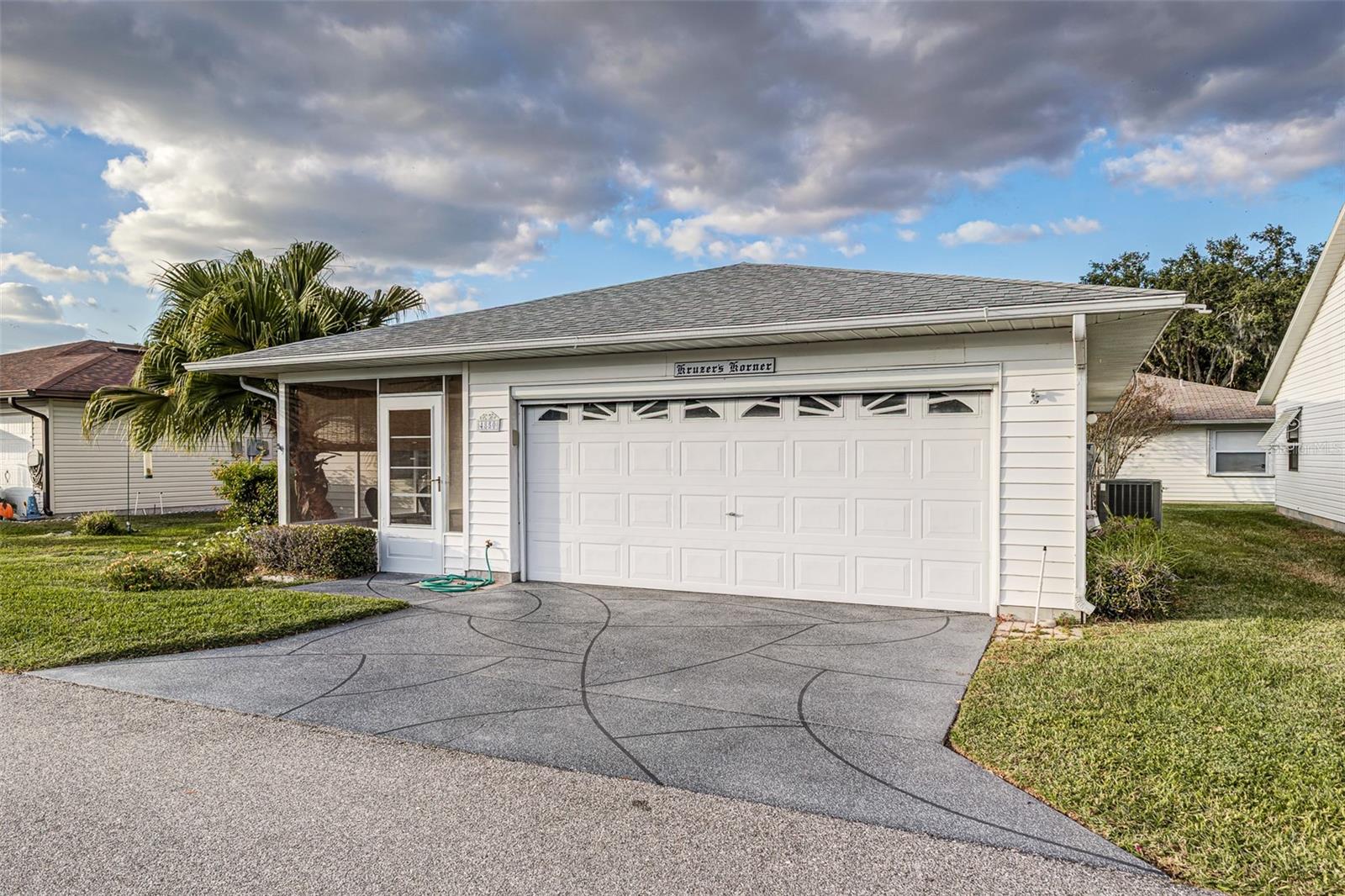 4850 SQUIRE HOLLOW DR