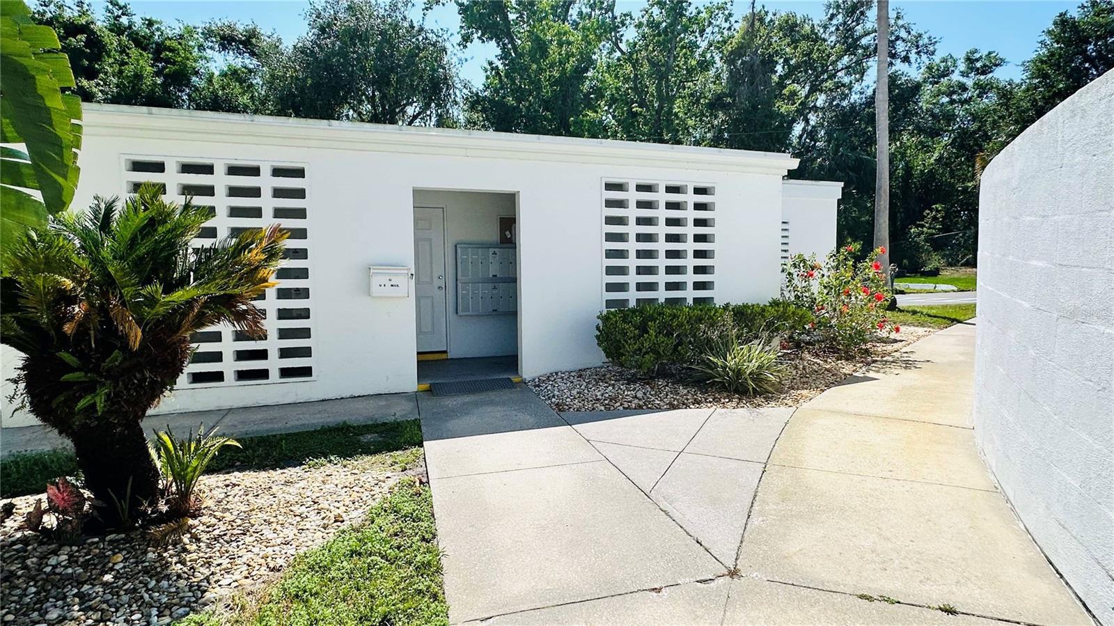 1600 W LAKE PARKER DR #C24