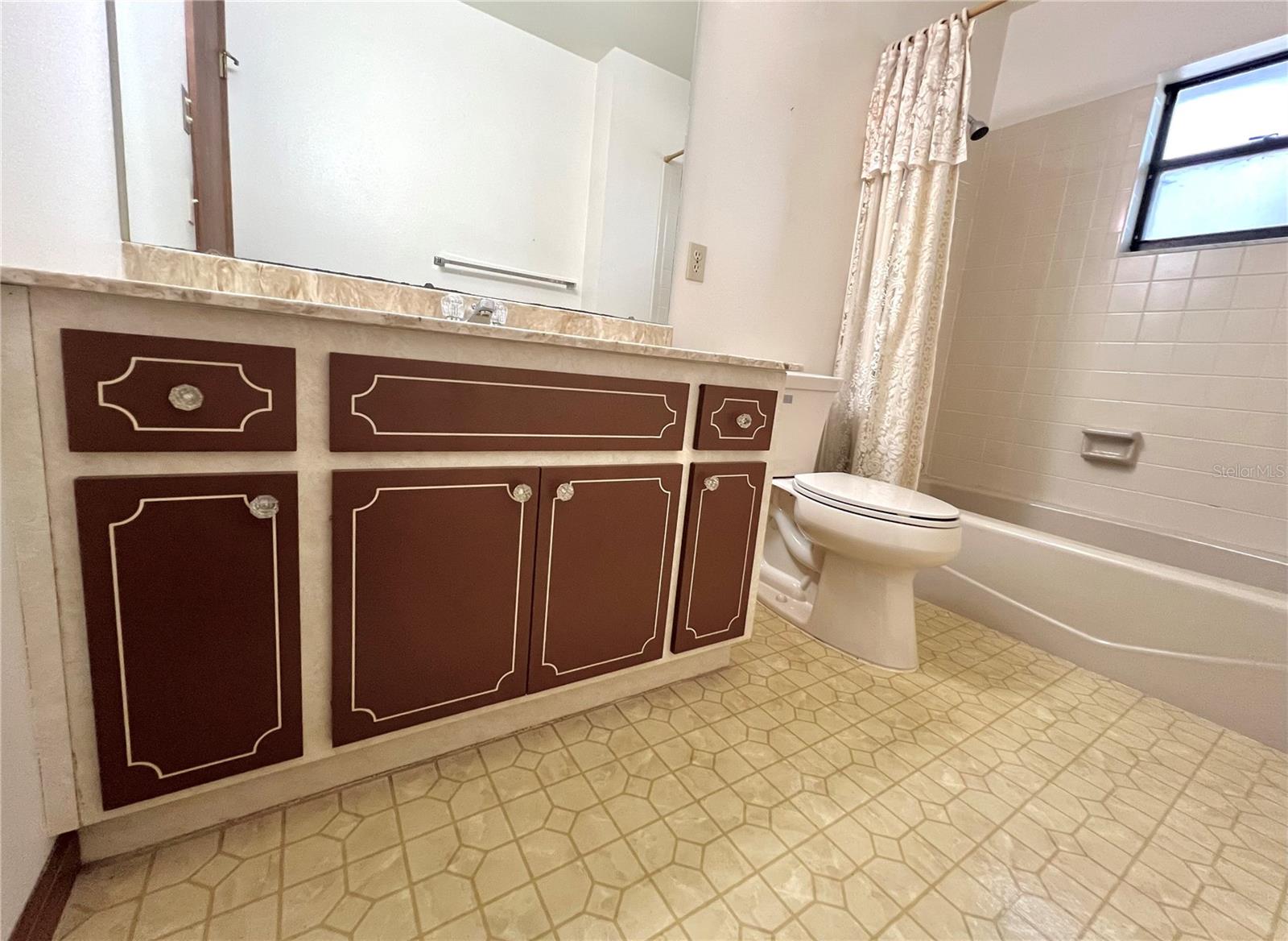 407 PARADISE ISLAND DR