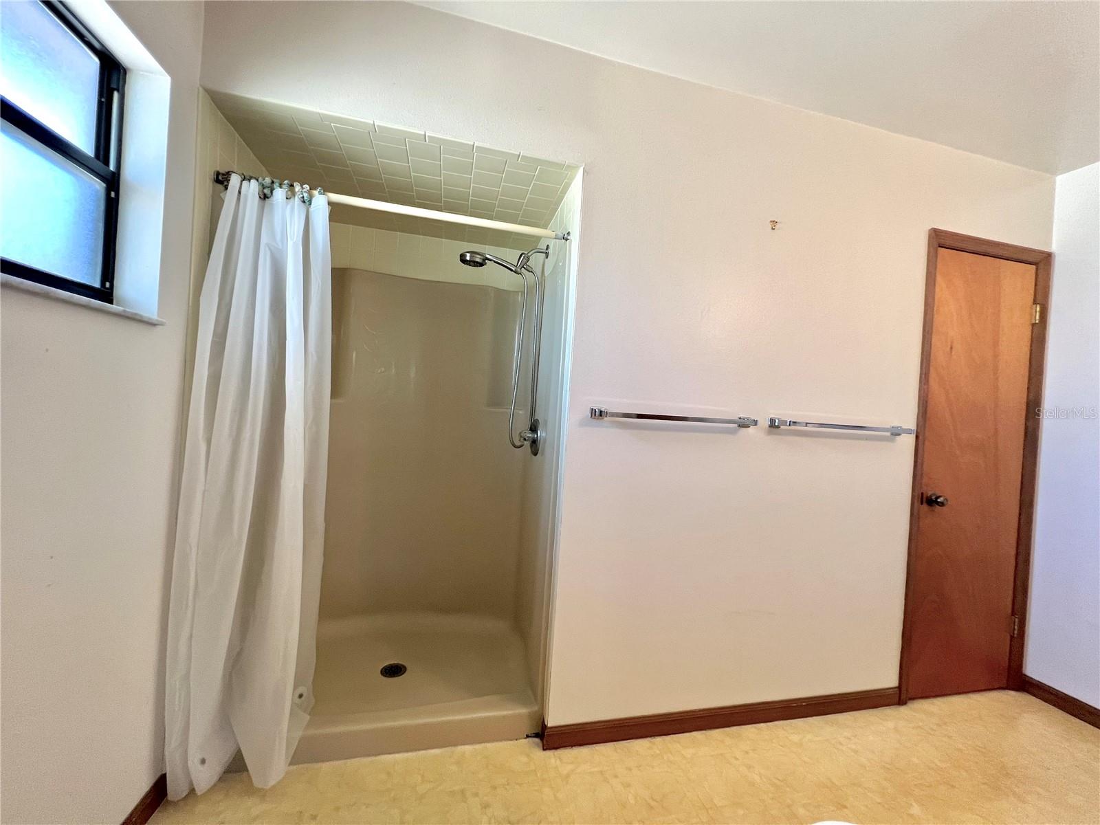 407 PARADISE ISLAND DR