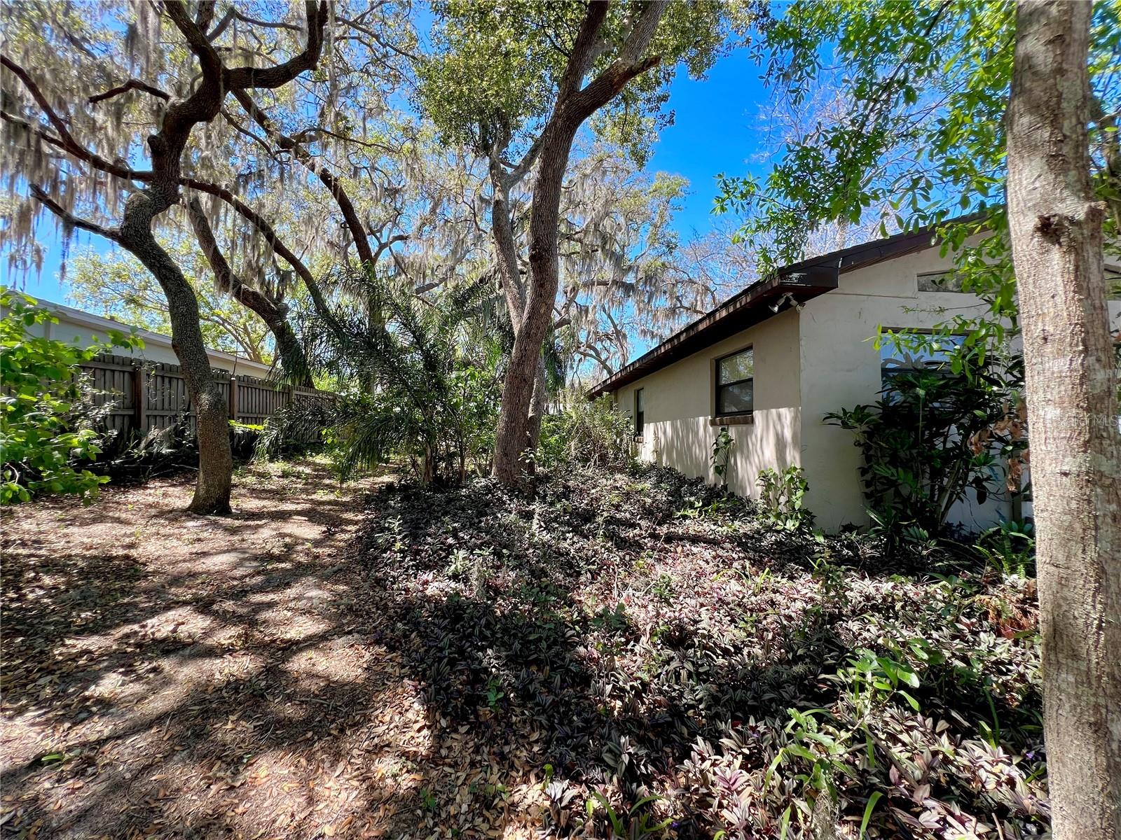 407 PARADISE ISLAND DR