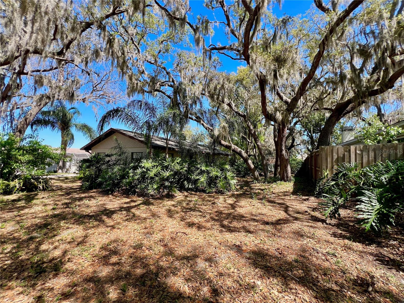 407 PARADISE ISLAND DR