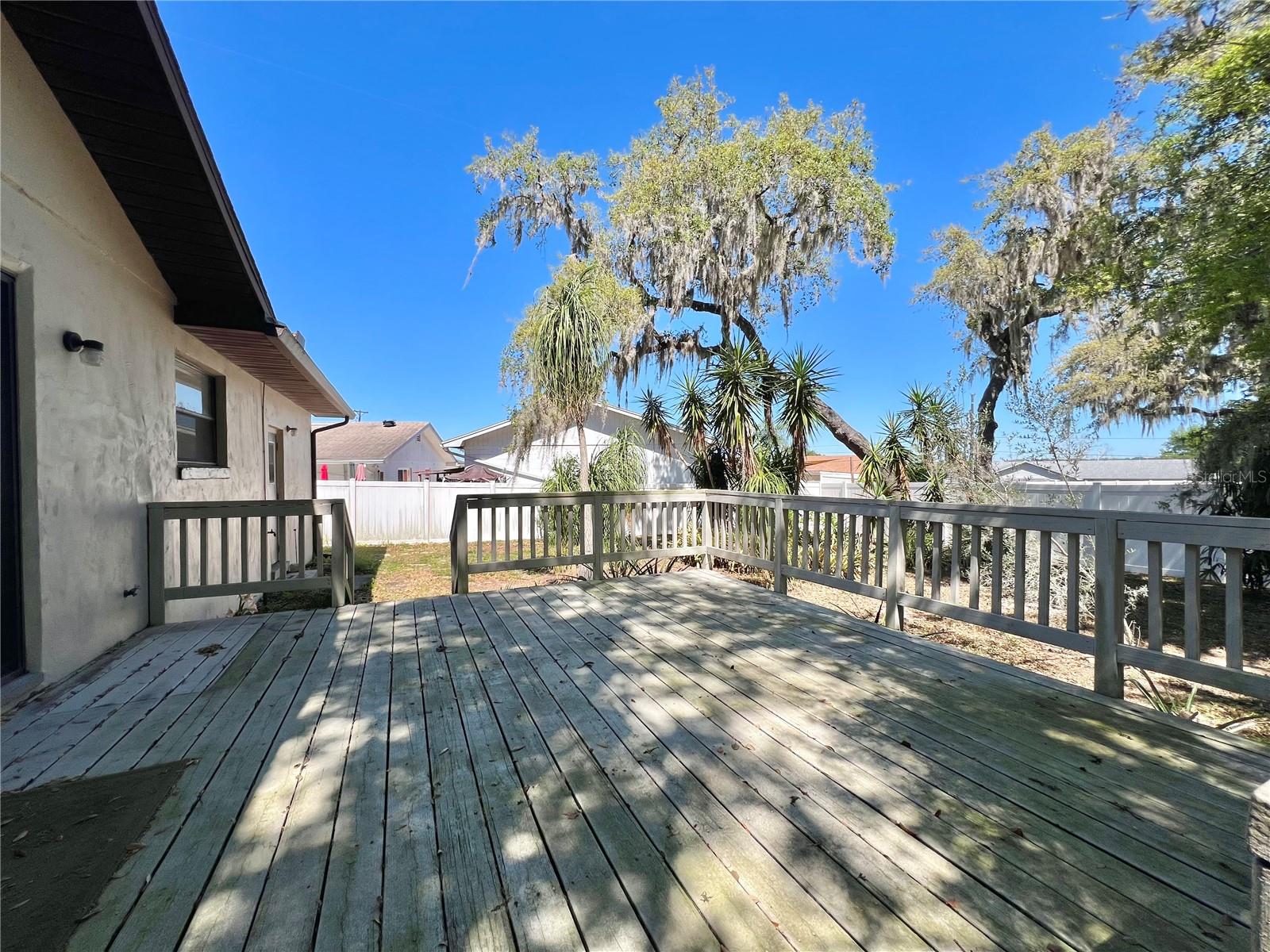 407 PARADISE ISLAND DR