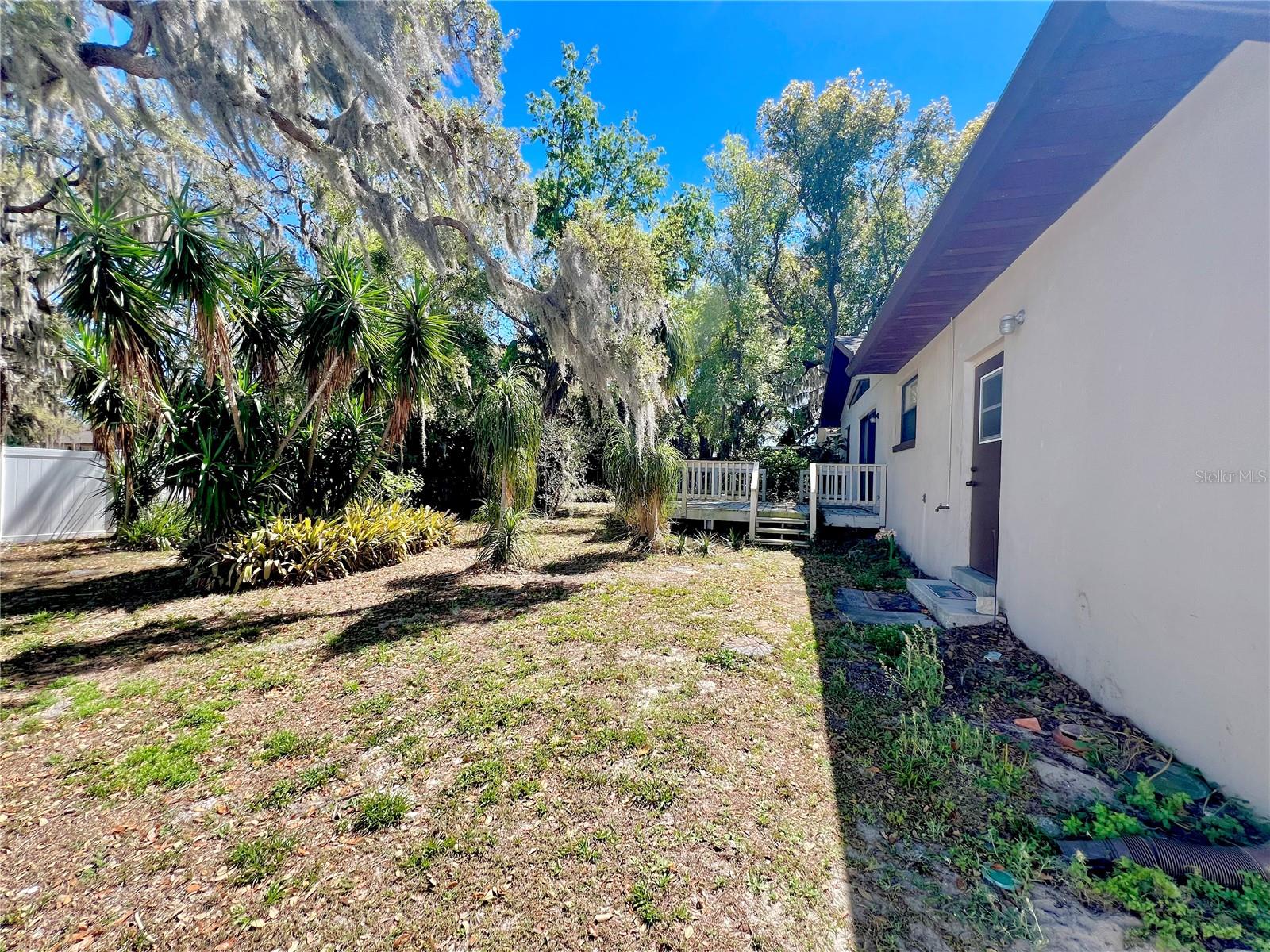 407 PARADISE ISLAND DR