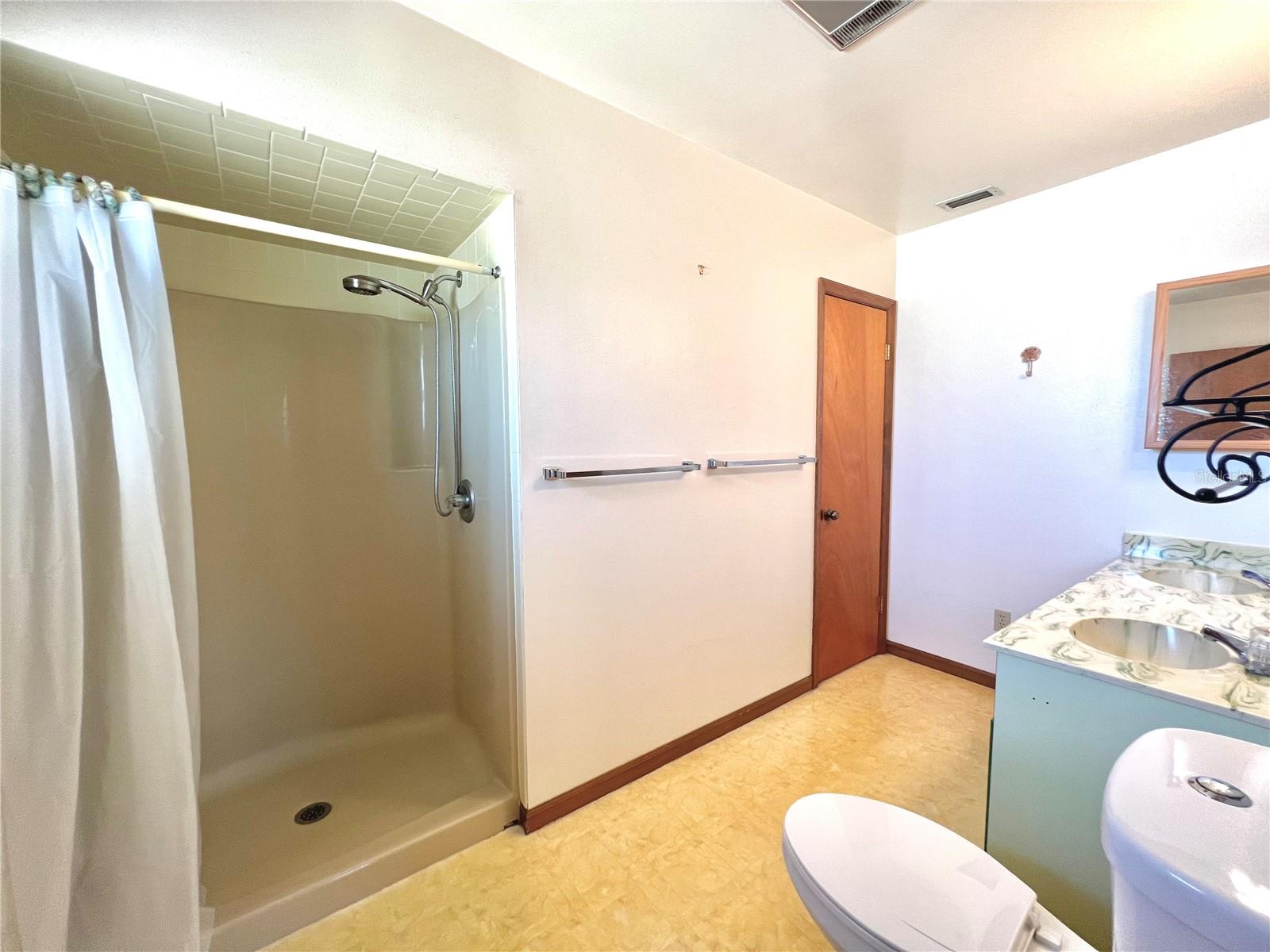 407 PARADISE ISLAND DR