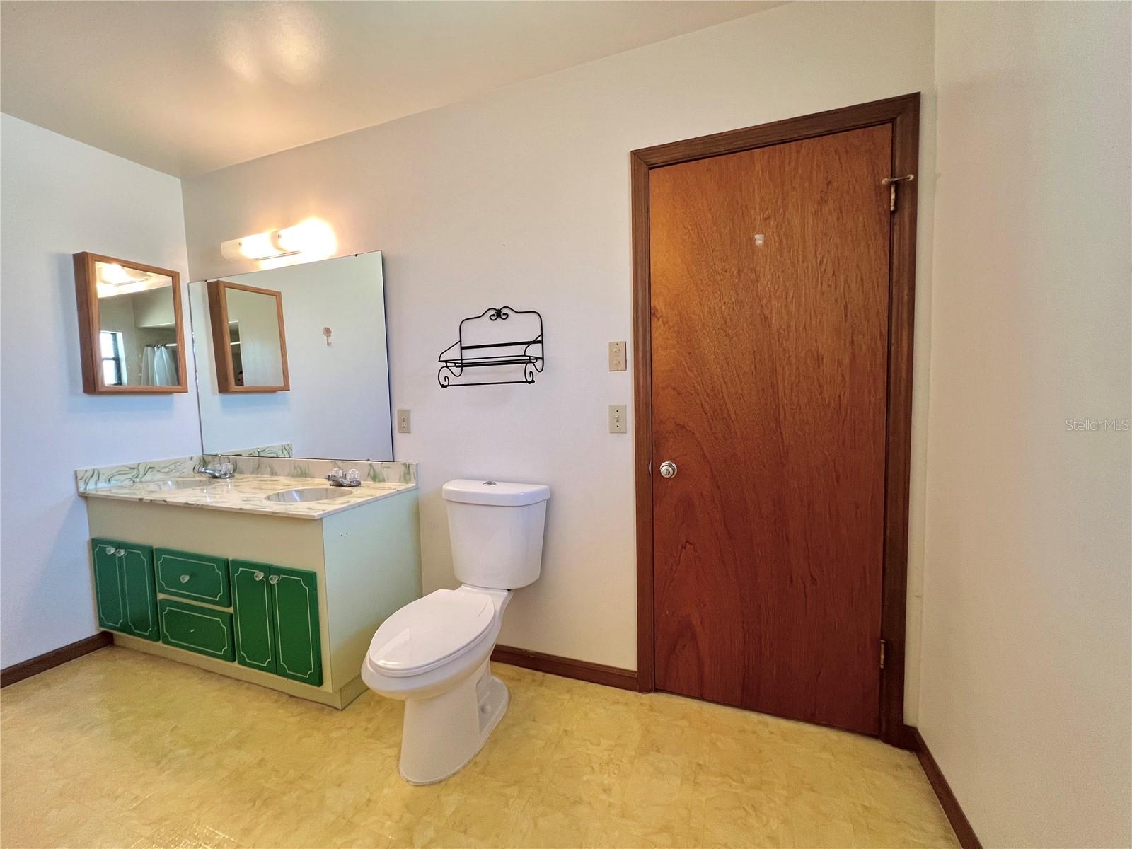 407 PARADISE ISLAND DR