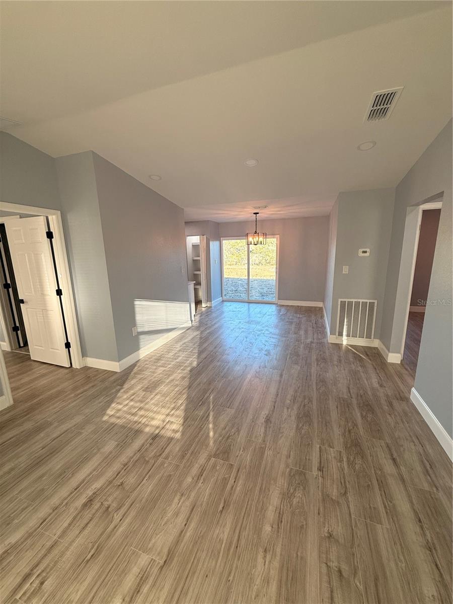 517 CIPRES CIR