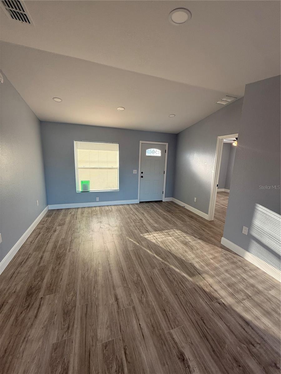 517 CIPRES CIR