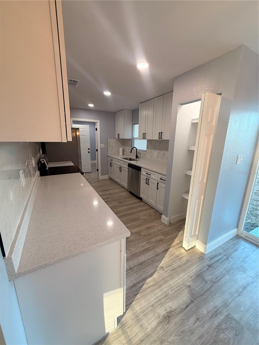 517 CIPRES CIR