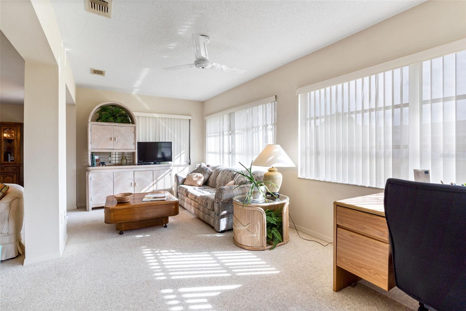 618 FORT DUQUESNA DR