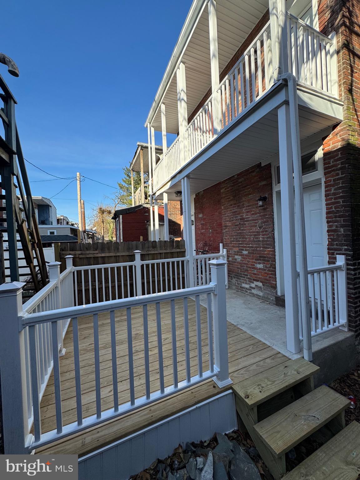 348 NECTARINE STREET