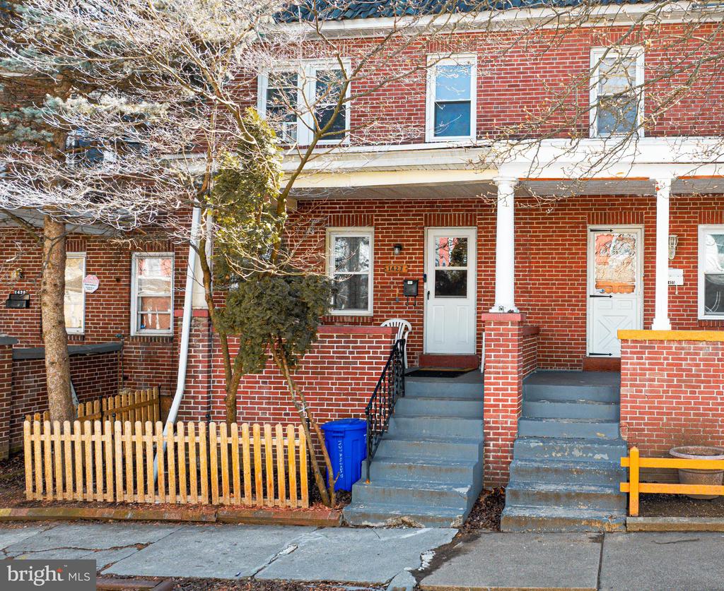 1427 NAUDAIN STREET