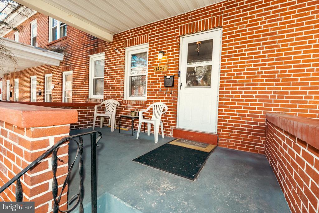 1427 NAUDAIN STREET
