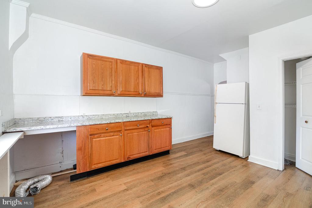 321 S 18TH STREET