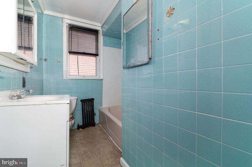 321 S 18TH STREET