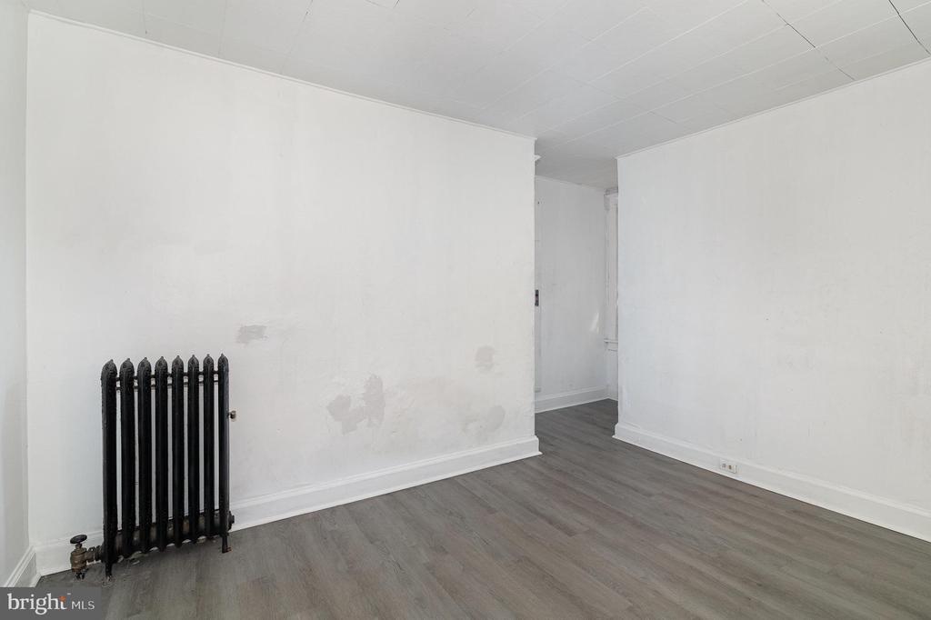 321 S 18TH STREET
