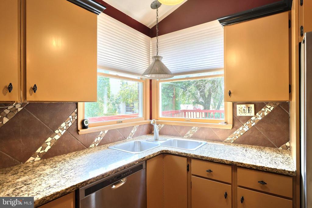 130 PINE HOLLOW ROAD