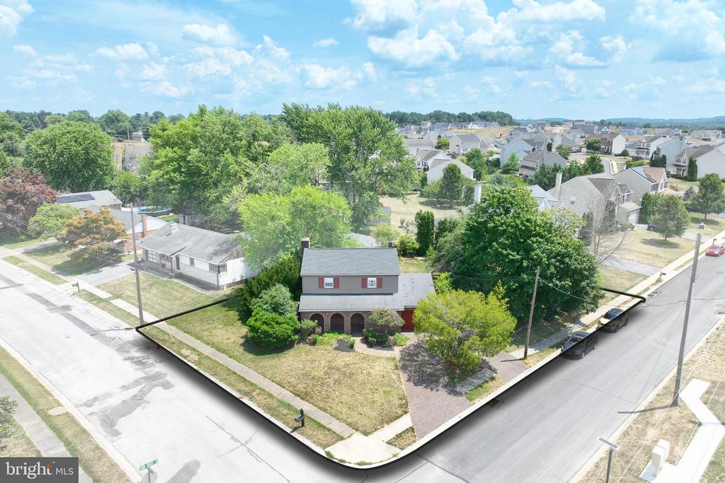130 PINE HOLLOW ROAD