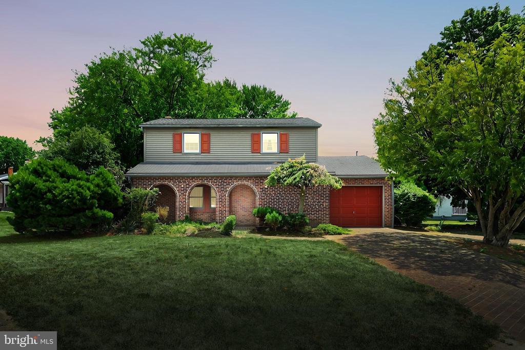 130 PINE HOLLOW ROAD