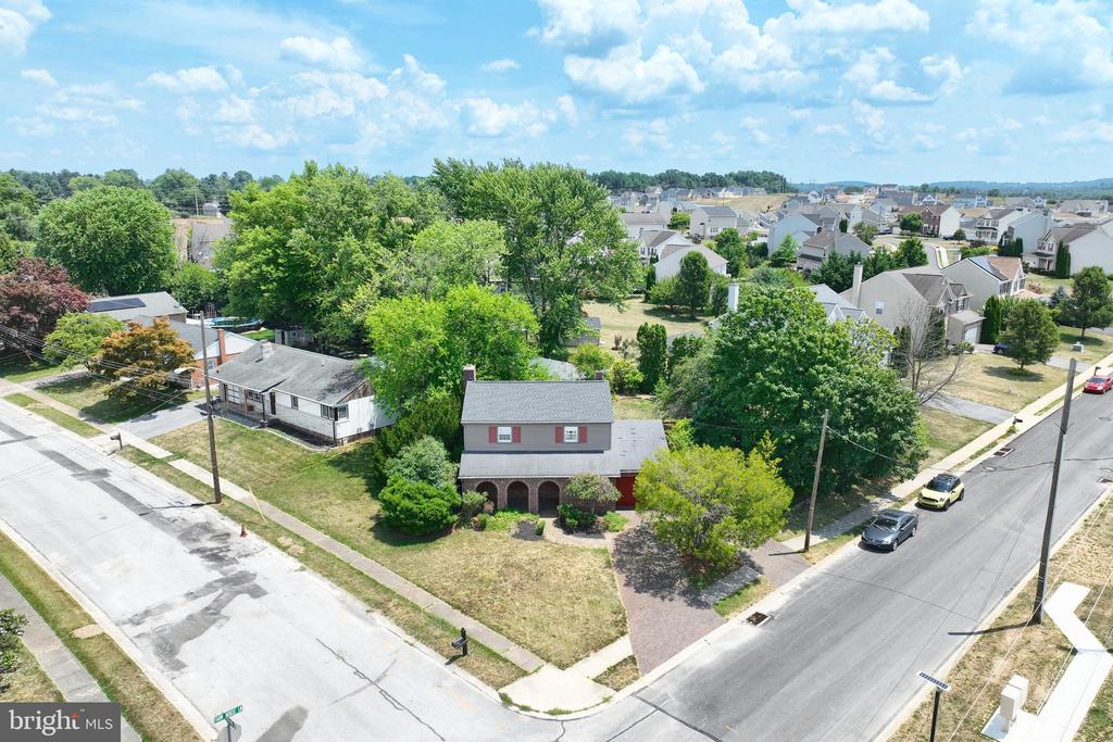 130 PINE HOLLOW ROAD