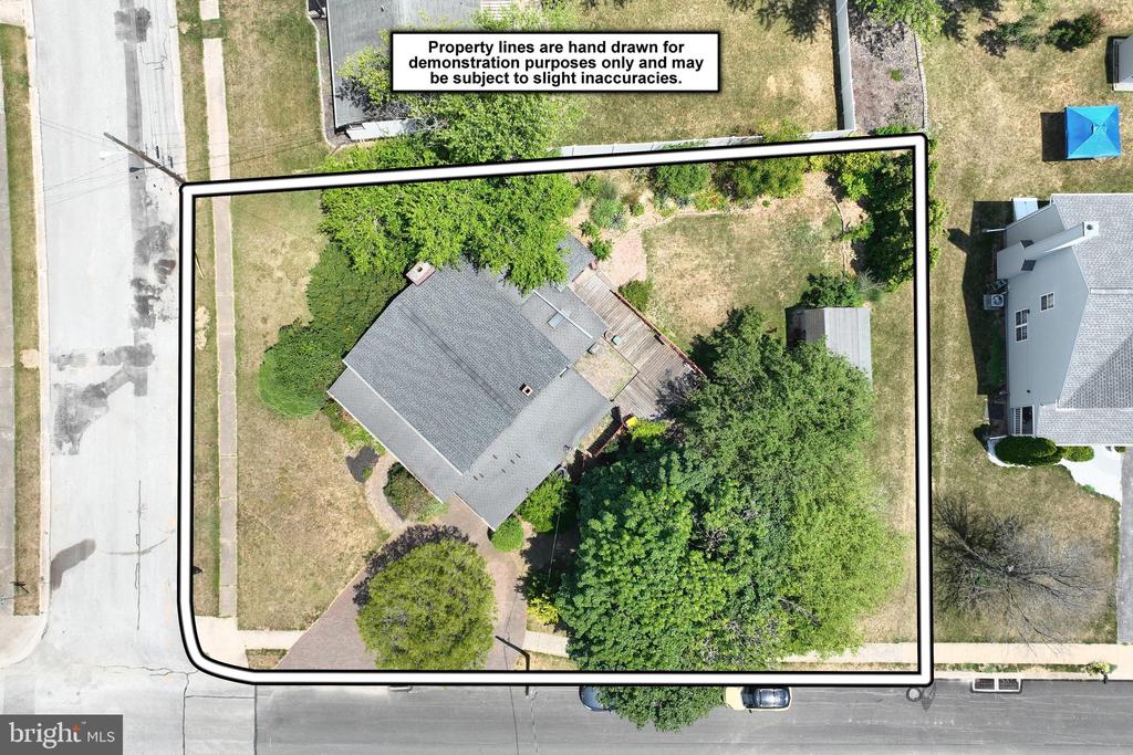 130 PINE HOLLOW ROAD