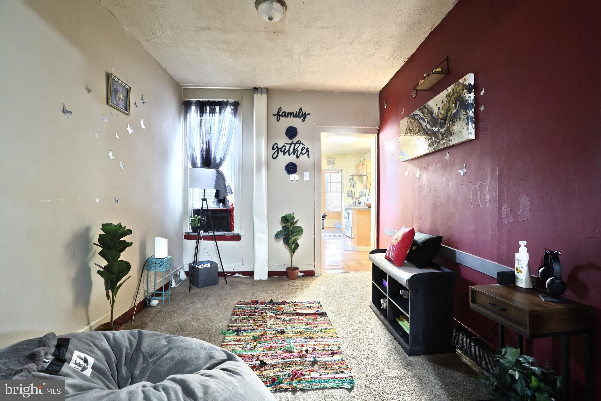 348 S PERSHING AVENUE