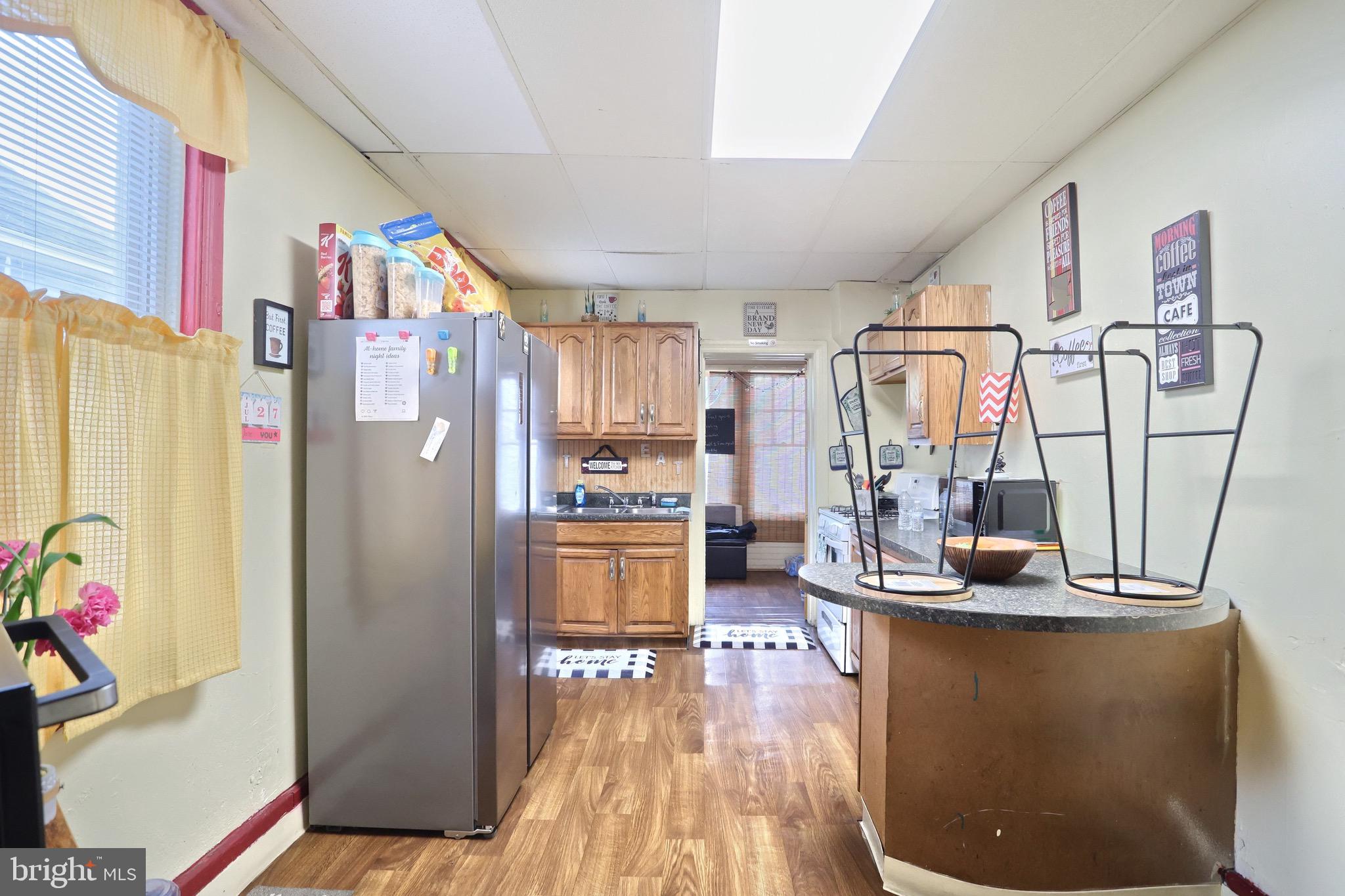 348 S PERSHING AVENUE