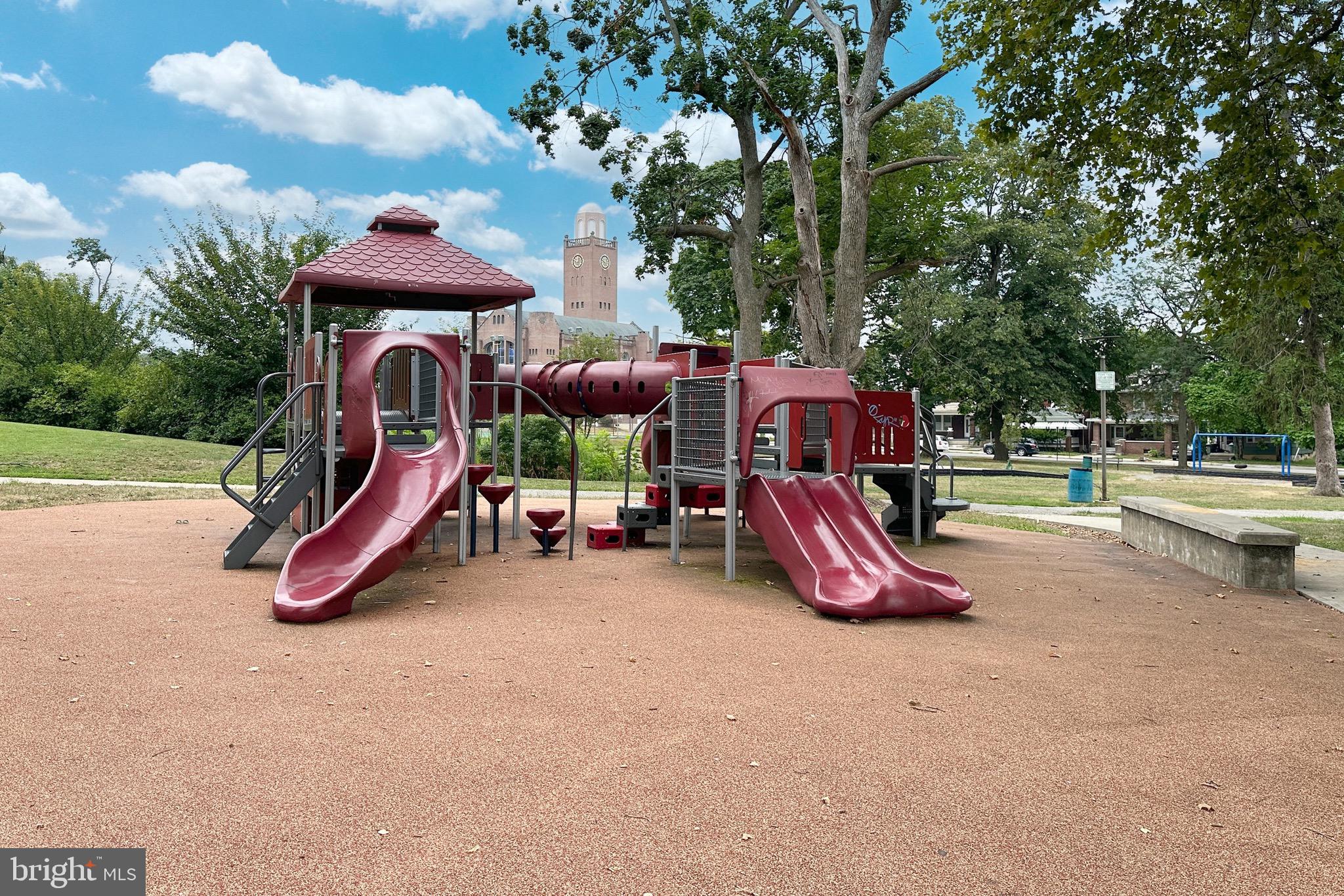 348 S PERSHING AVENUE