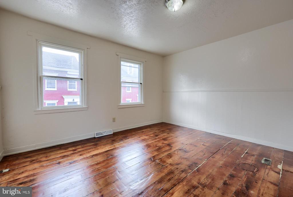 223 E WALNUT STREET