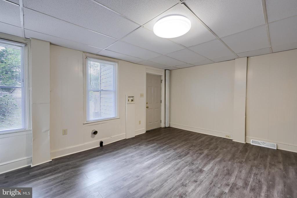 223 E WALNUT STREET