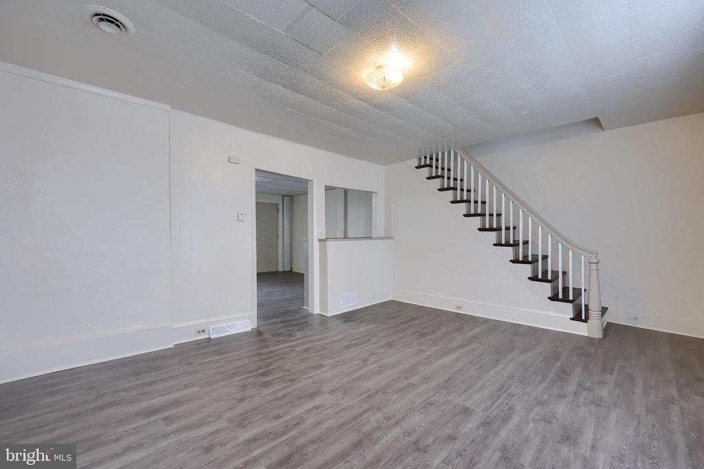 223 E WALNUT STREET