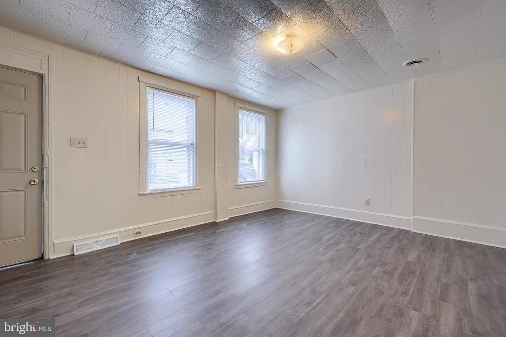 223 E WALNUT STREET
