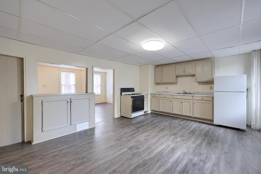 223 E WALNUT STREET