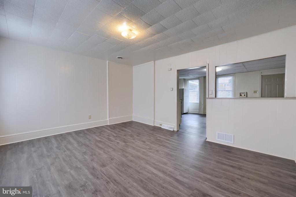 223 E WALNUT STREET