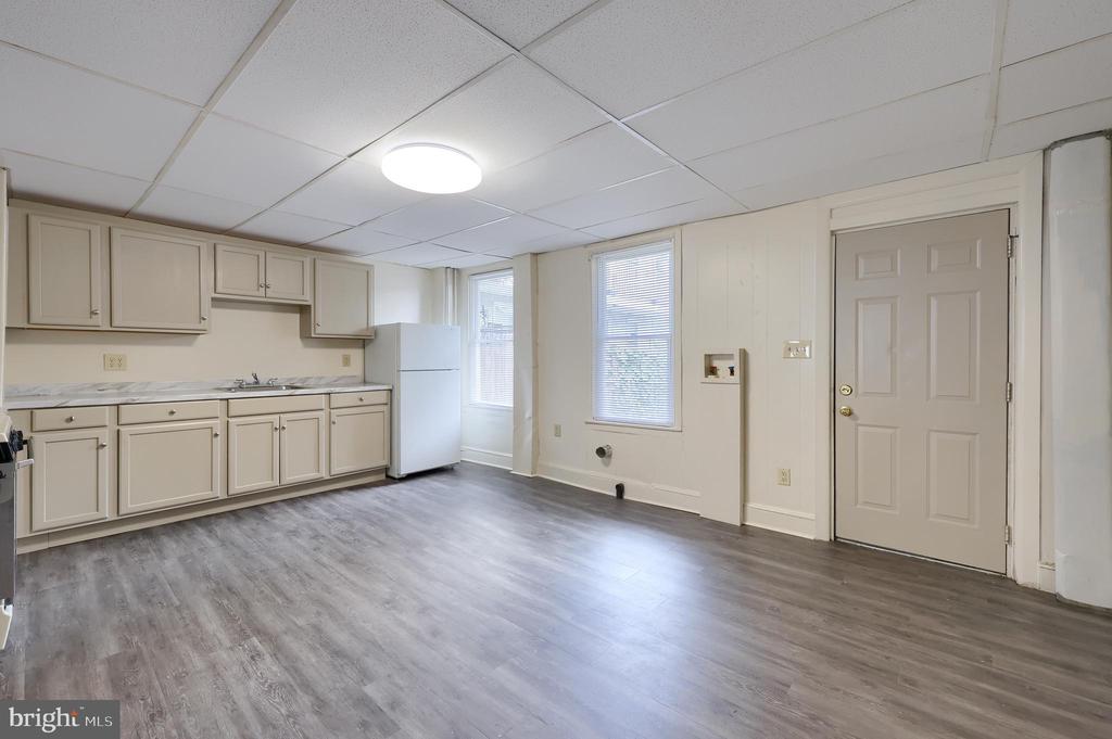 223 E WALNUT STREET