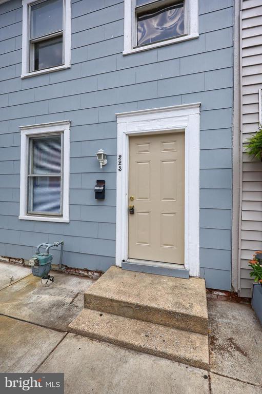 223 E WALNUT STREET