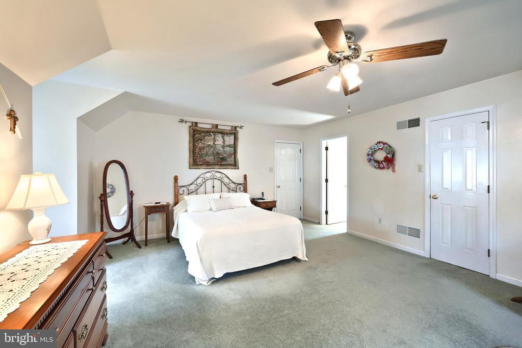 2716 SPARROW DRIVE