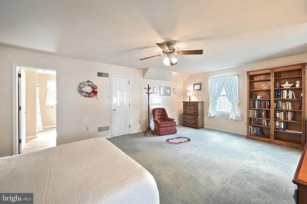 2716 SPARROW DRIVE
