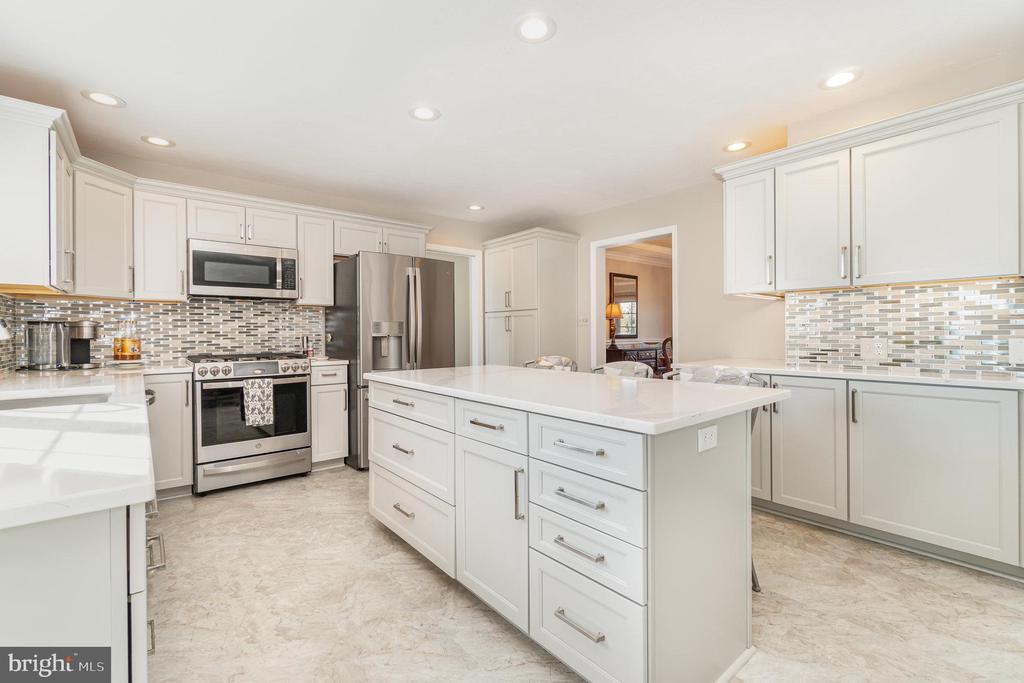 1400 GREENMEADOW DRIVE