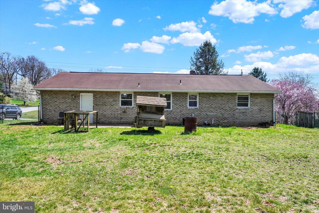 1235 LOMBARD ROAD