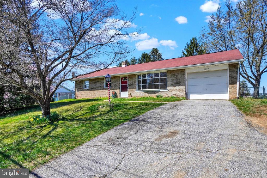 1235 LOMBARD ROAD