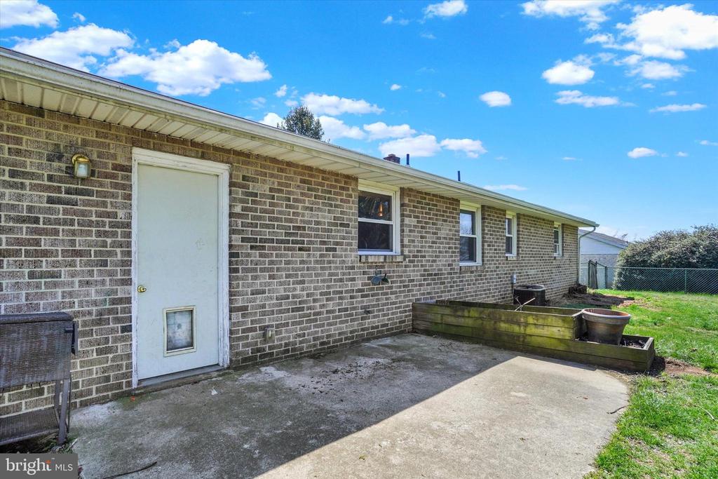 1235 LOMBARD ROAD