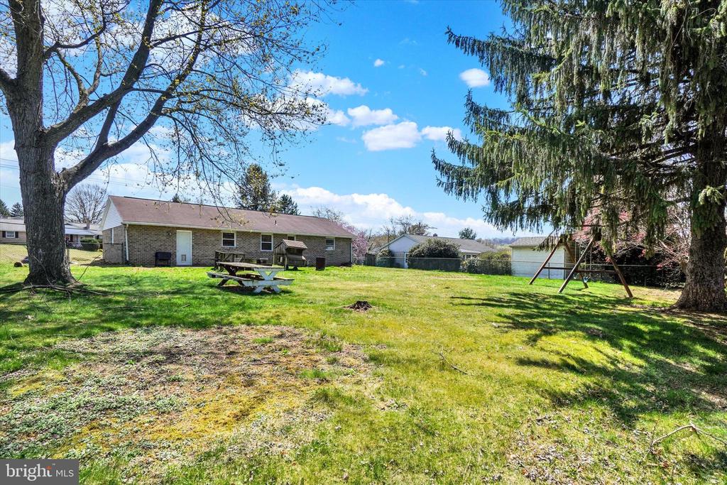1235 LOMBARD ROAD